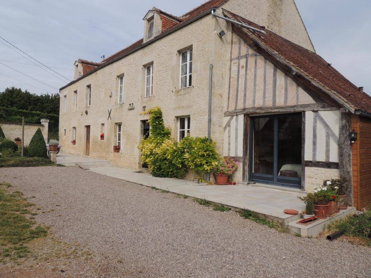 La Ferme Du Bourg Bed & Breakfast Eraines Eksteriør bilde
