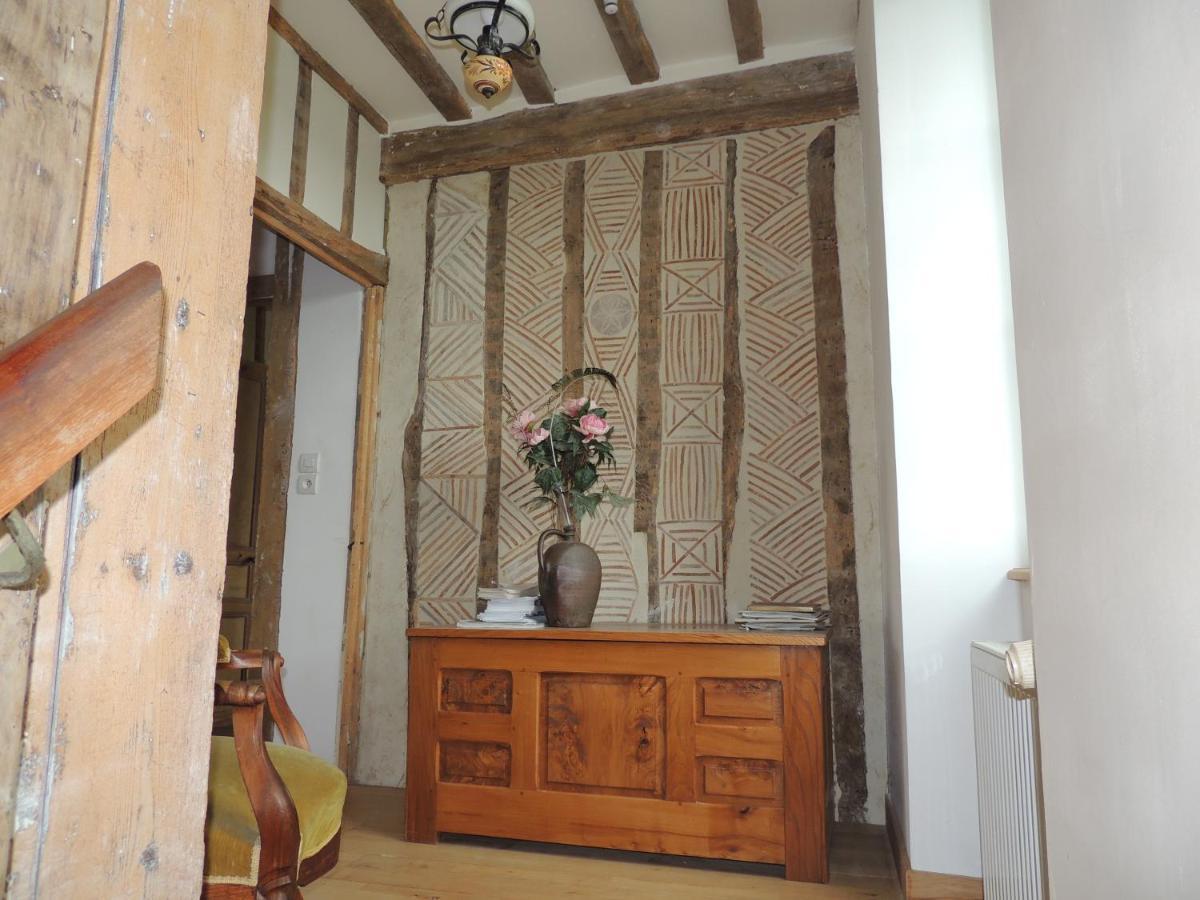 La Ferme Du Bourg Bed & Breakfast Eraines Eksteriør bilde
