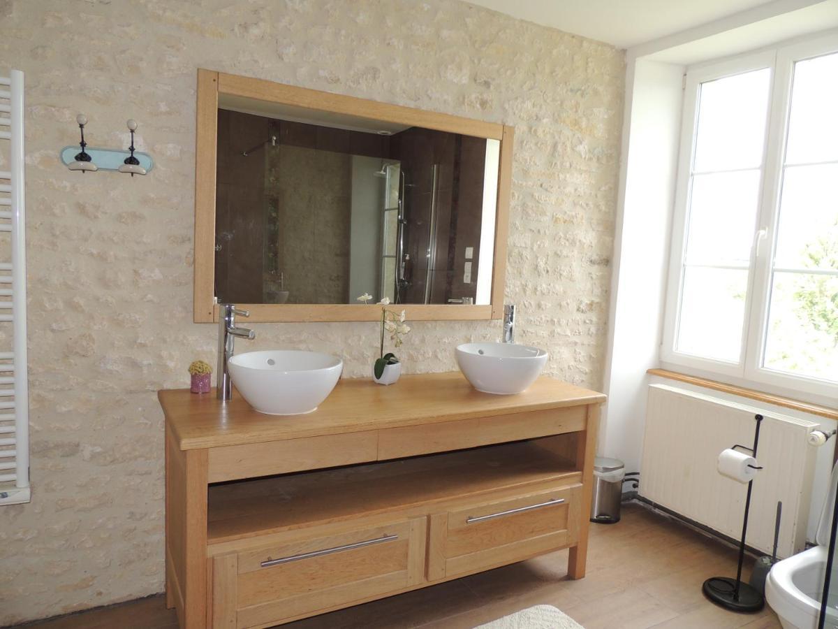 La Ferme Du Bourg Bed & Breakfast Eraines Eksteriør bilde